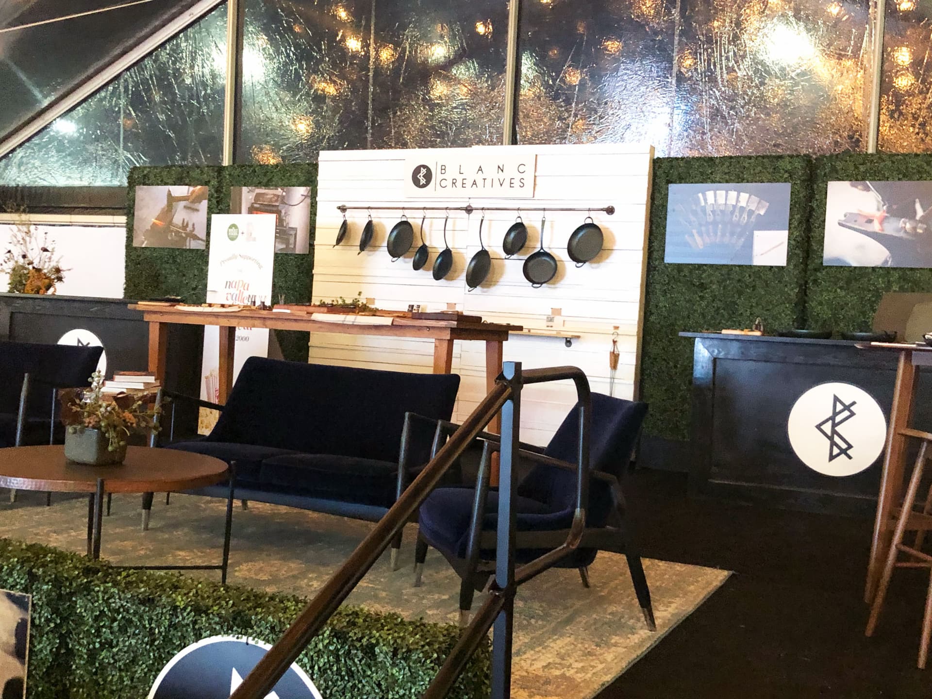 Booth backdrop installation